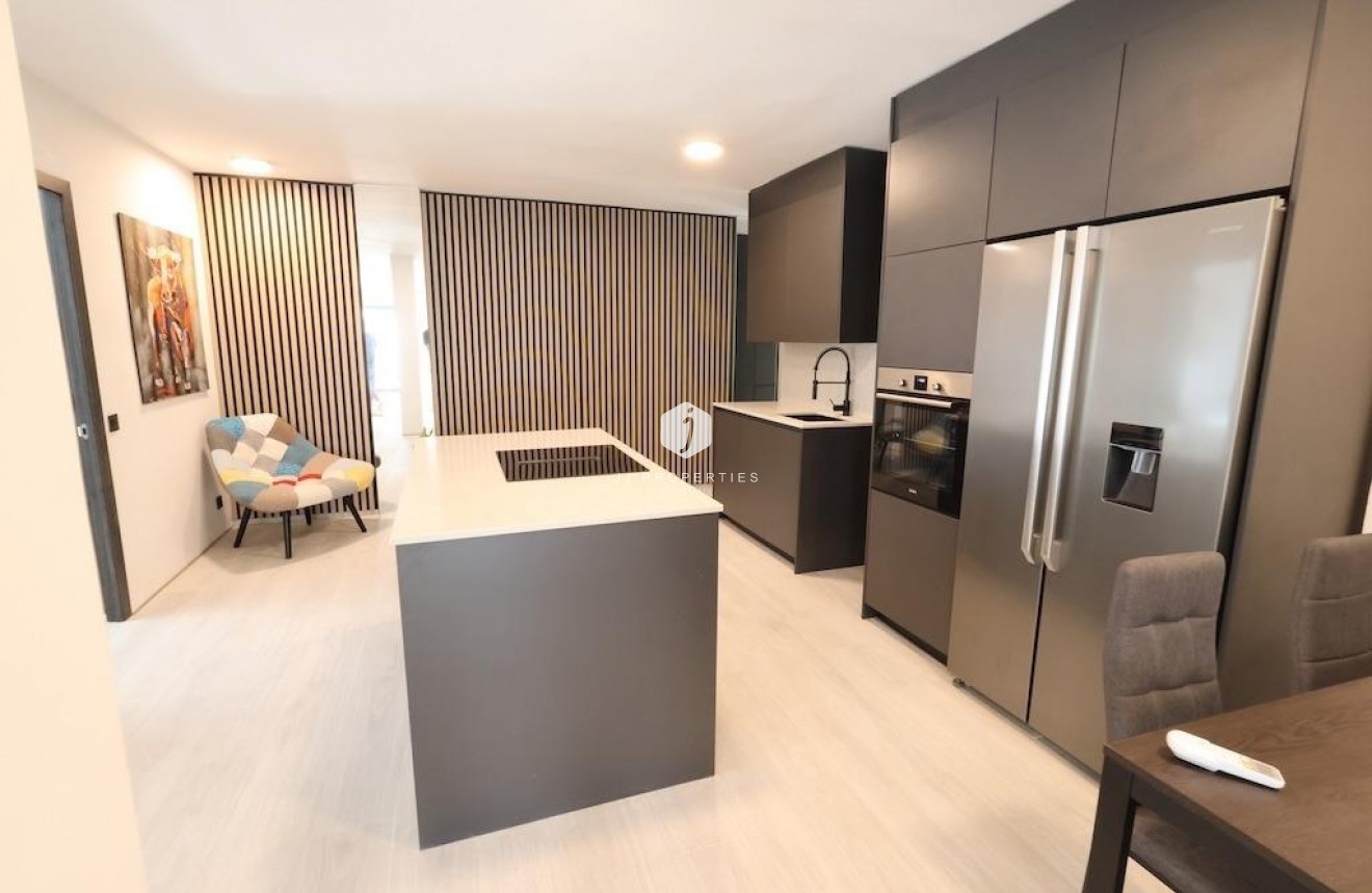 D'occasion - Attique -
Torrevieja - Costa Blanca