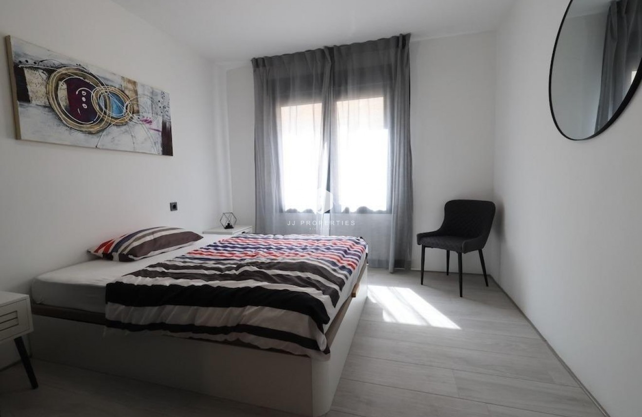 D'occasion - Attique -
Torrevieja - Costa Blanca