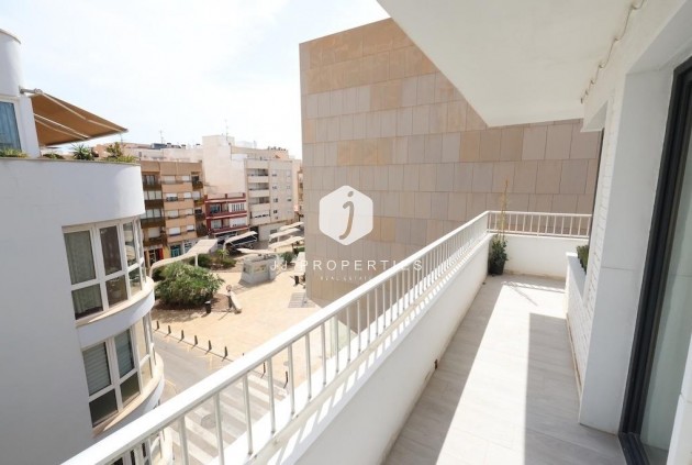 D'occasion - Attique -
Torrevieja - Costa Blanca
