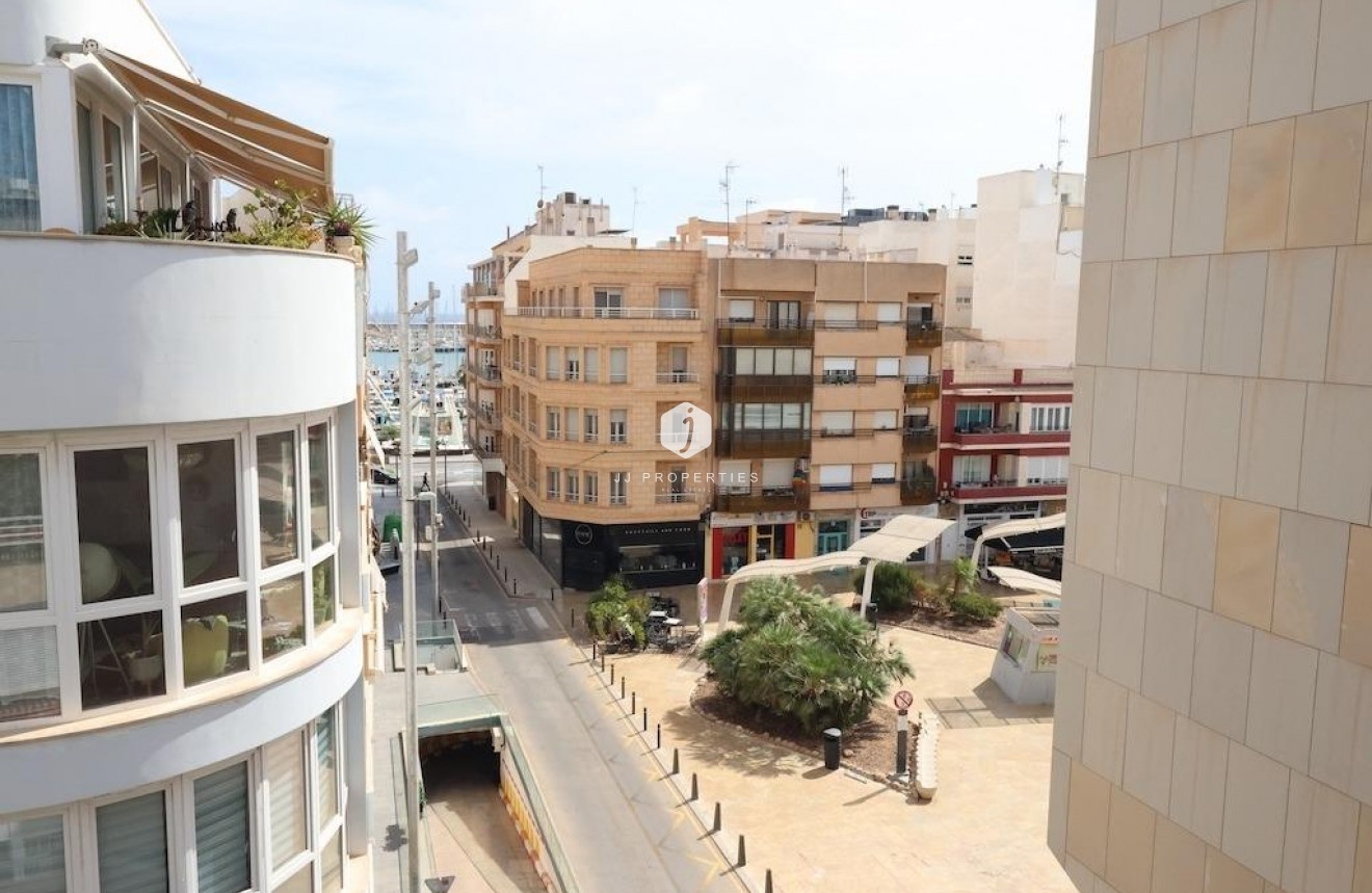 D'occasion - Attique -
Torrevieja - Costa Blanca