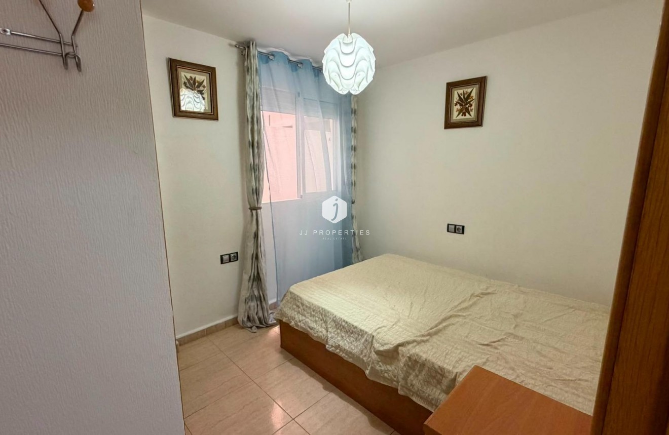 Z drugiej ręki - Mieszkanie w bloku -
Torrevieja