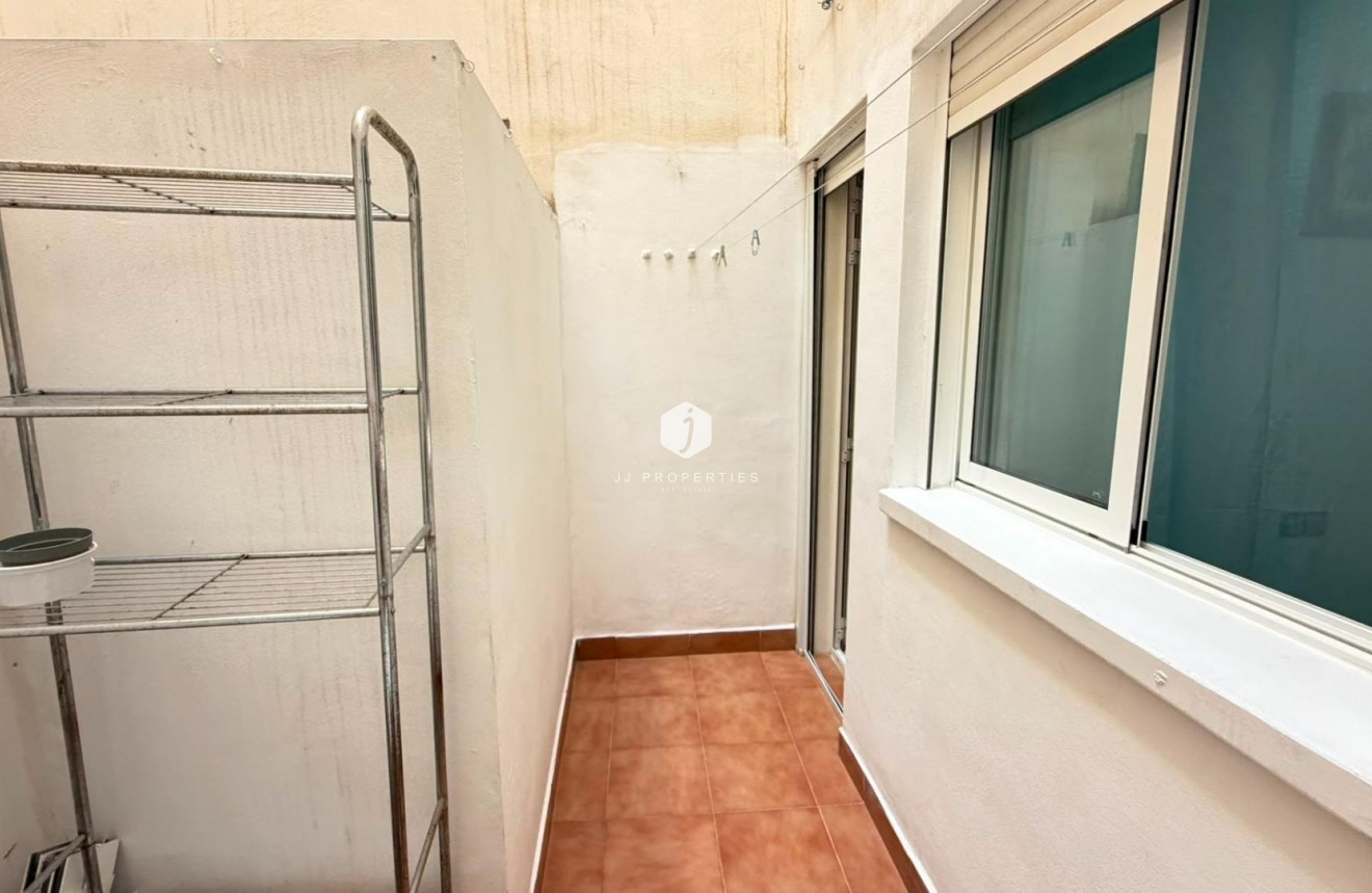 Z drugiej ręki - Mieszkanie w bloku -
Torrevieja