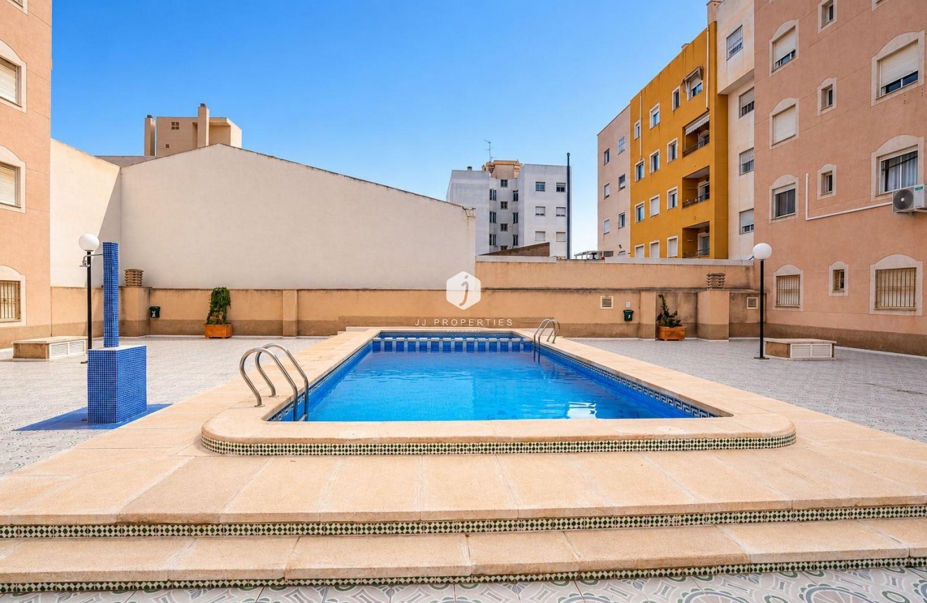 Z drugiej ręki - Daszek -
Torrevieja - Centro