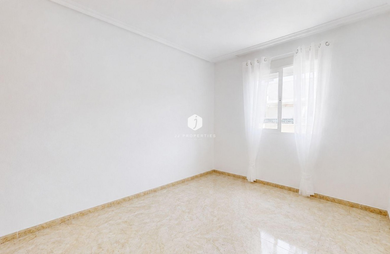 Z drugiej ręki - Daszek -
Torrevieja - Centro