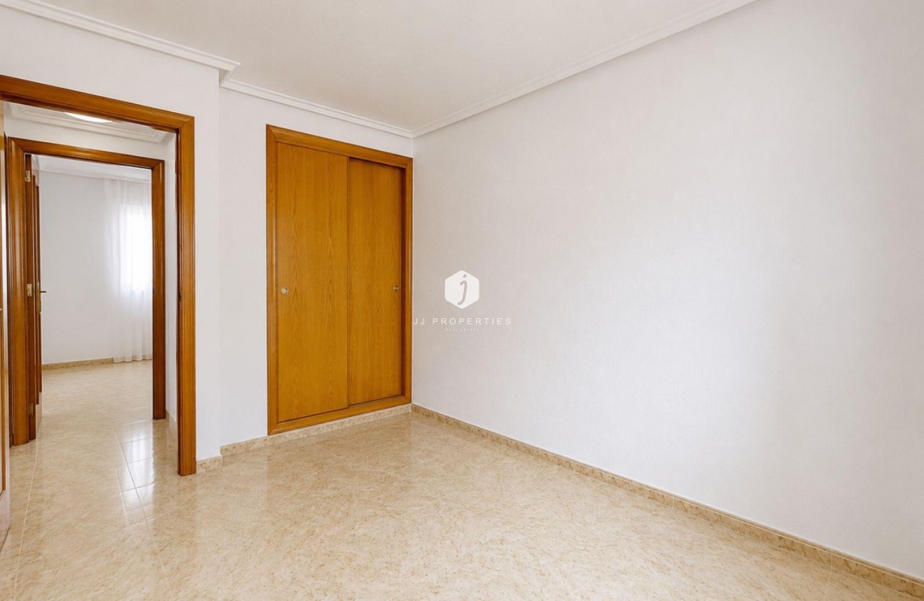 Z drugiej ręki - Daszek -
Torrevieja - Centro