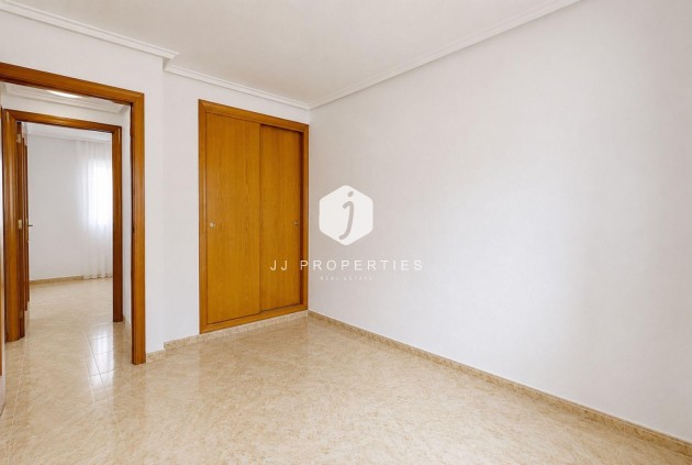 Z drugiej ręki - Daszek -
Torrevieja - Centro