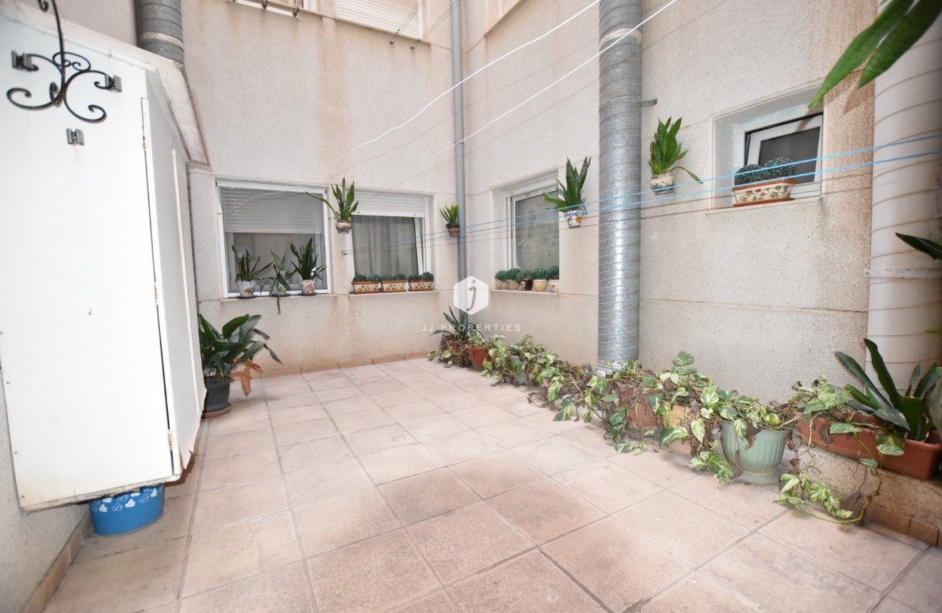 Aus zweiter Hand - Wohnung -
La Mata - Costa Blanca
