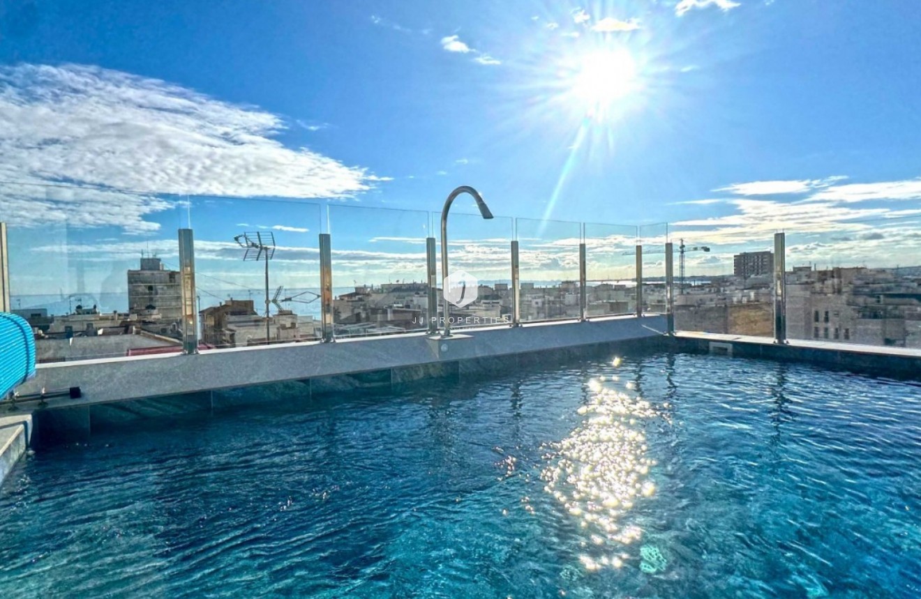 Resale - Apartment / flat -
Torrevieja - Costa Blanca