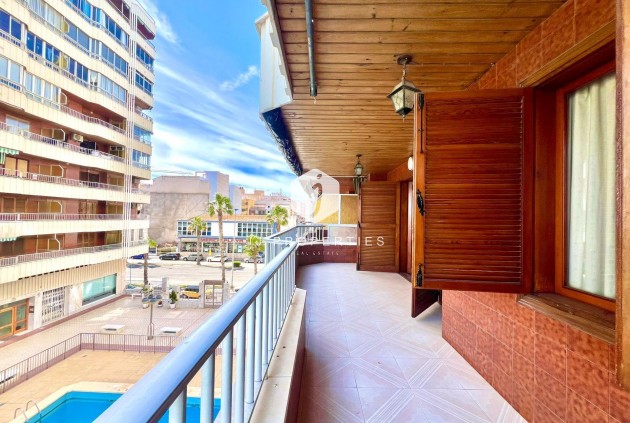D'occasion - Appartement -
Torrevieja - Acequion