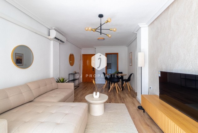 Tweedehands - Appartement / flat -
Torrevieja - La Mata Pueblo