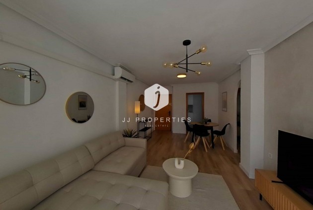 Tweedehands - Appartement / flat -
Torrevieja - La Mata Pueblo
