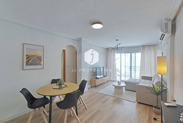 Tweedehands - Appartement / flat -
Torrevieja - La Mata Pueblo