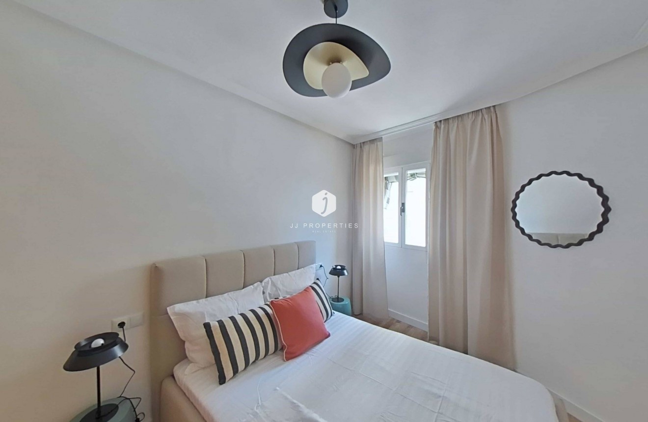 Tweedehands - Appartement / flat -
Torrevieja - La Mata Pueblo