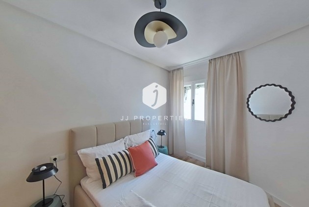 Tweedehands - Appartement / flat -
Torrevieja - La Mata Pueblo