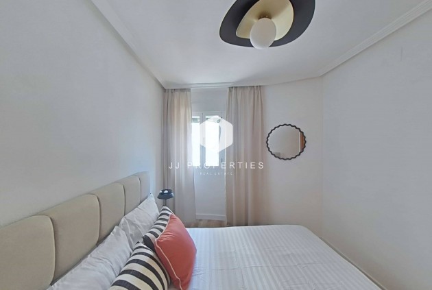Tweedehands - Appartement / flat -
Torrevieja - La Mata Pueblo