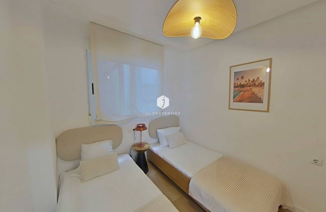 Tweedehands - Appartement / flat -
Torrevieja - La Mata Pueblo