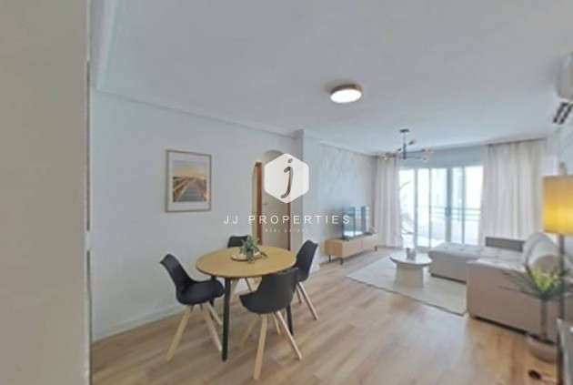 Tweedehands - Appartement / flat -
Torrevieja - La Mata Pueblo