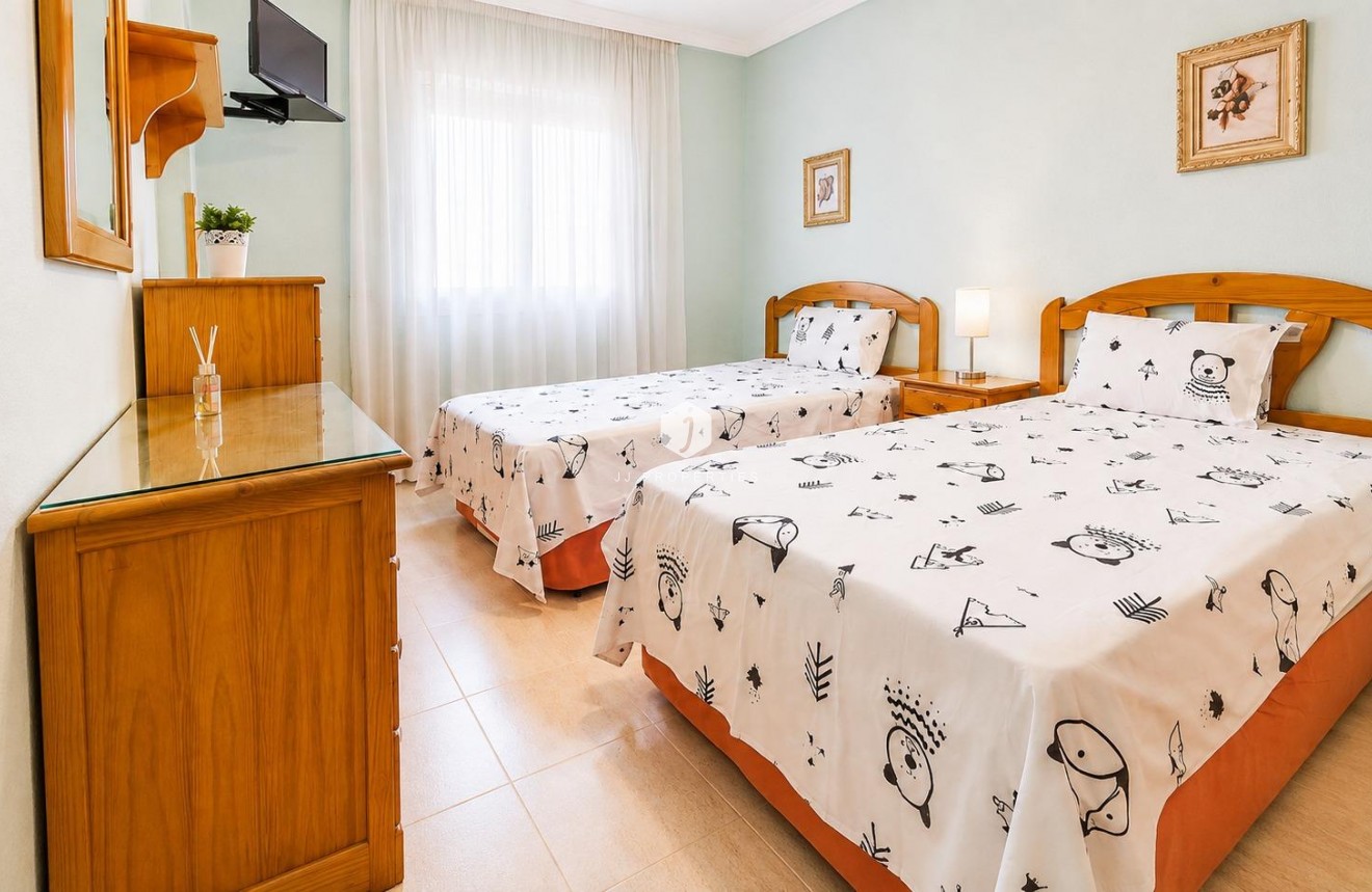 Resale - Apartment / flat -
Torrevieja - Habaneras