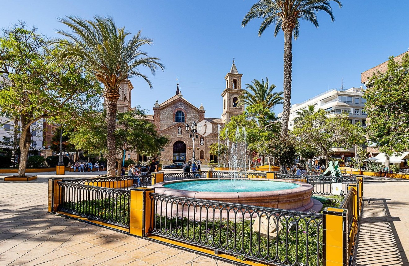 Resale - Apartment / flat -
Torrevieja - Habaneras