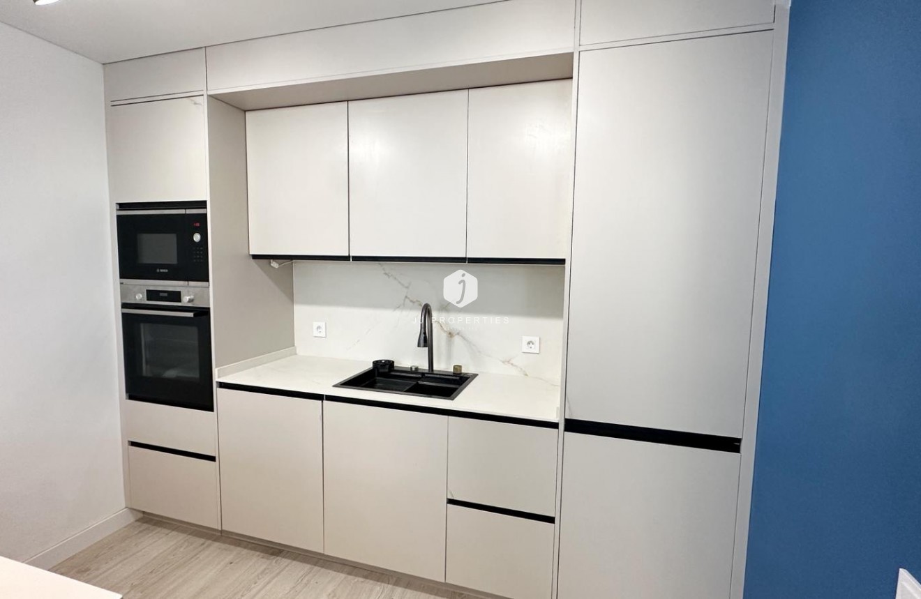 Resale - Apartment / flat -
Torrevieja - Costa Blanca
