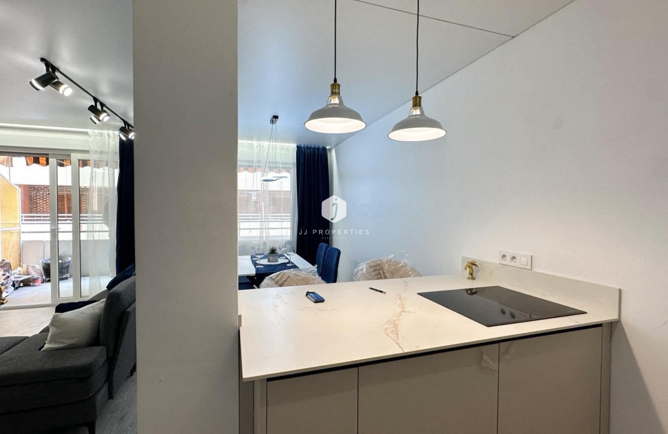 Resale - Apartment / flat -
Torrevieja - Costa Blanca