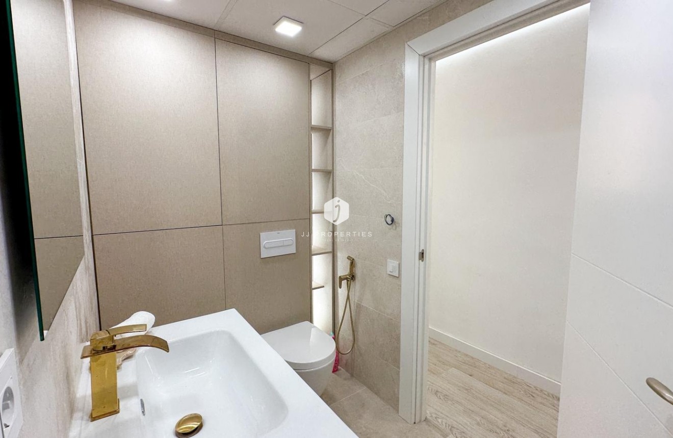 Resale - Apartment / flat -
Torrevieja - Costa Blanca