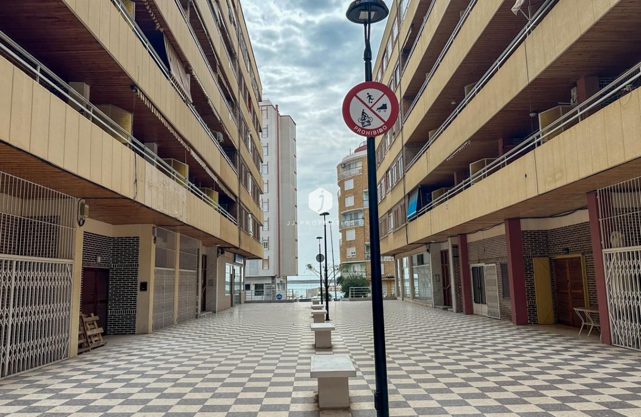Resale - Apartment / flat -
Torrevieja - Costa Blanca