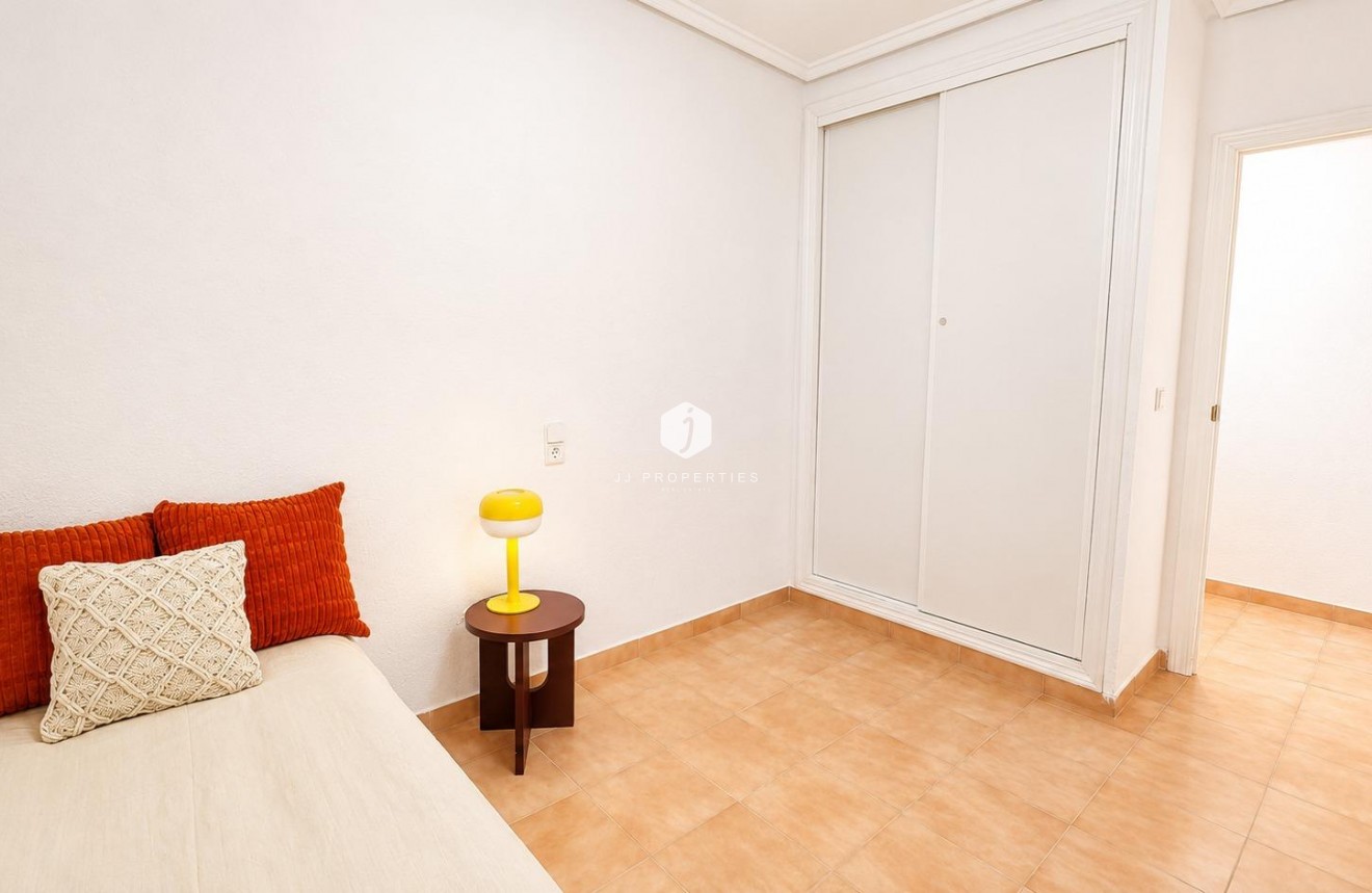 Tweedehands - Appartement / flat -
Torrevieja - Playa del Cura