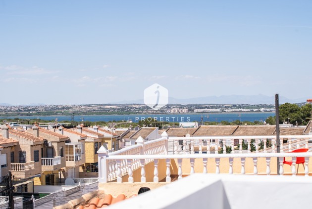 Aus zweiter Hand - Wohnung -
El Chaparral - Costa Blanca