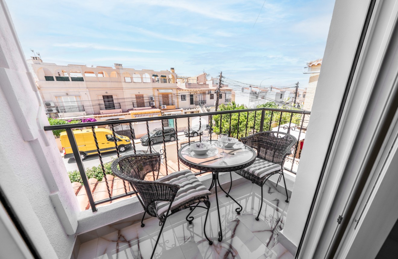 Aus zweiter Hand - Wohnung -
El Chaparral - Costa Blanca