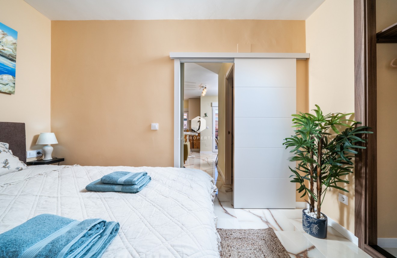 Aus zweiter Hand - Wohnung -
El Chaparral - Costa Blanca
