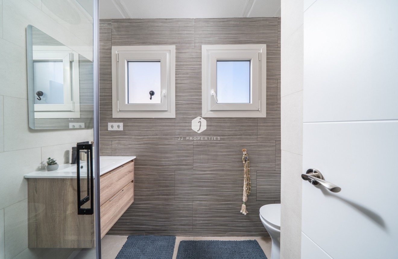 Aus zweiter Hand - Wohnung -
El Chaparral - Costa Blanca