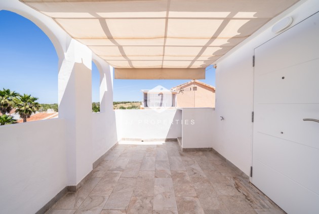 Aus zweiter Hand - Wohnung -
El Chaparral - Costa Blanca