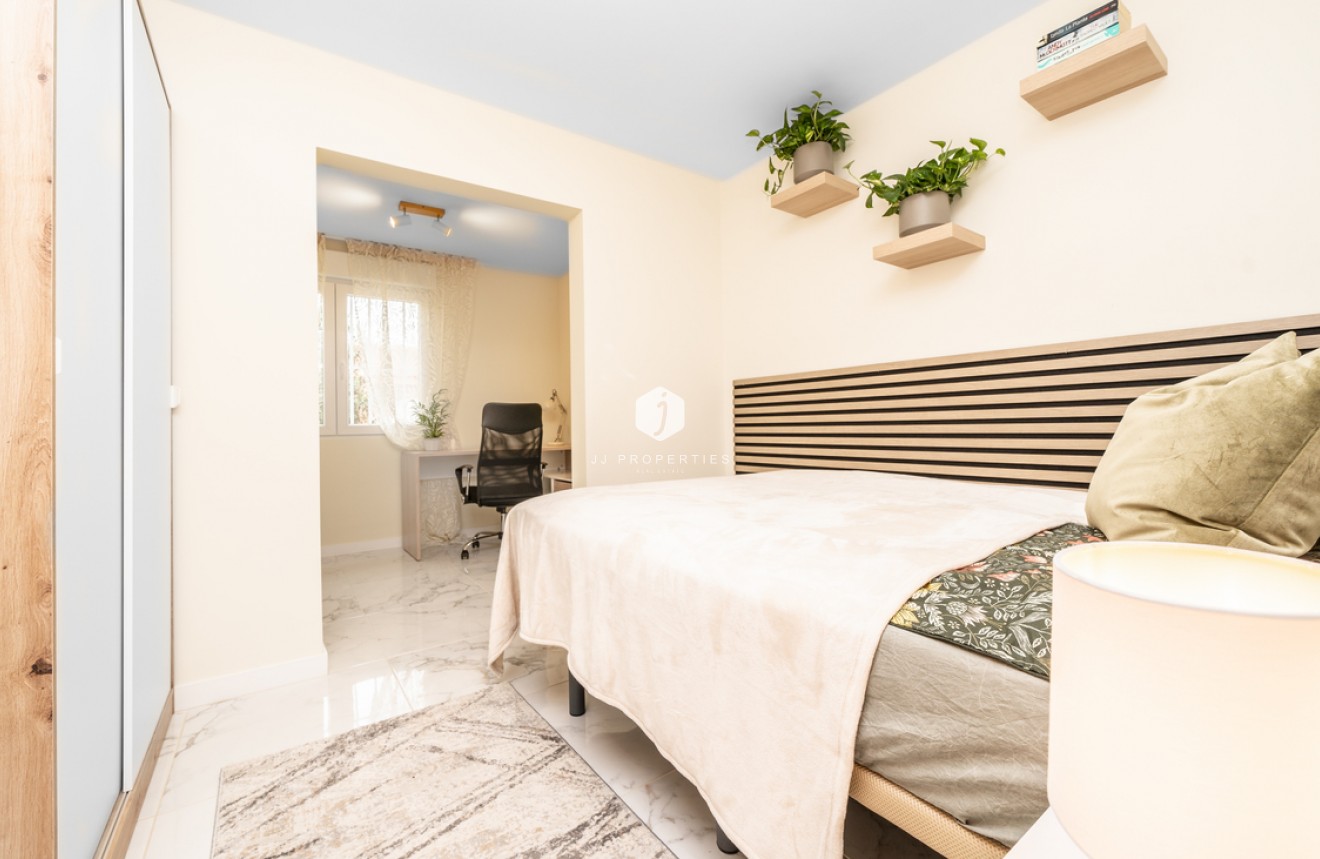 D'occasion - Bungalow -
Torrevieja - Torreta