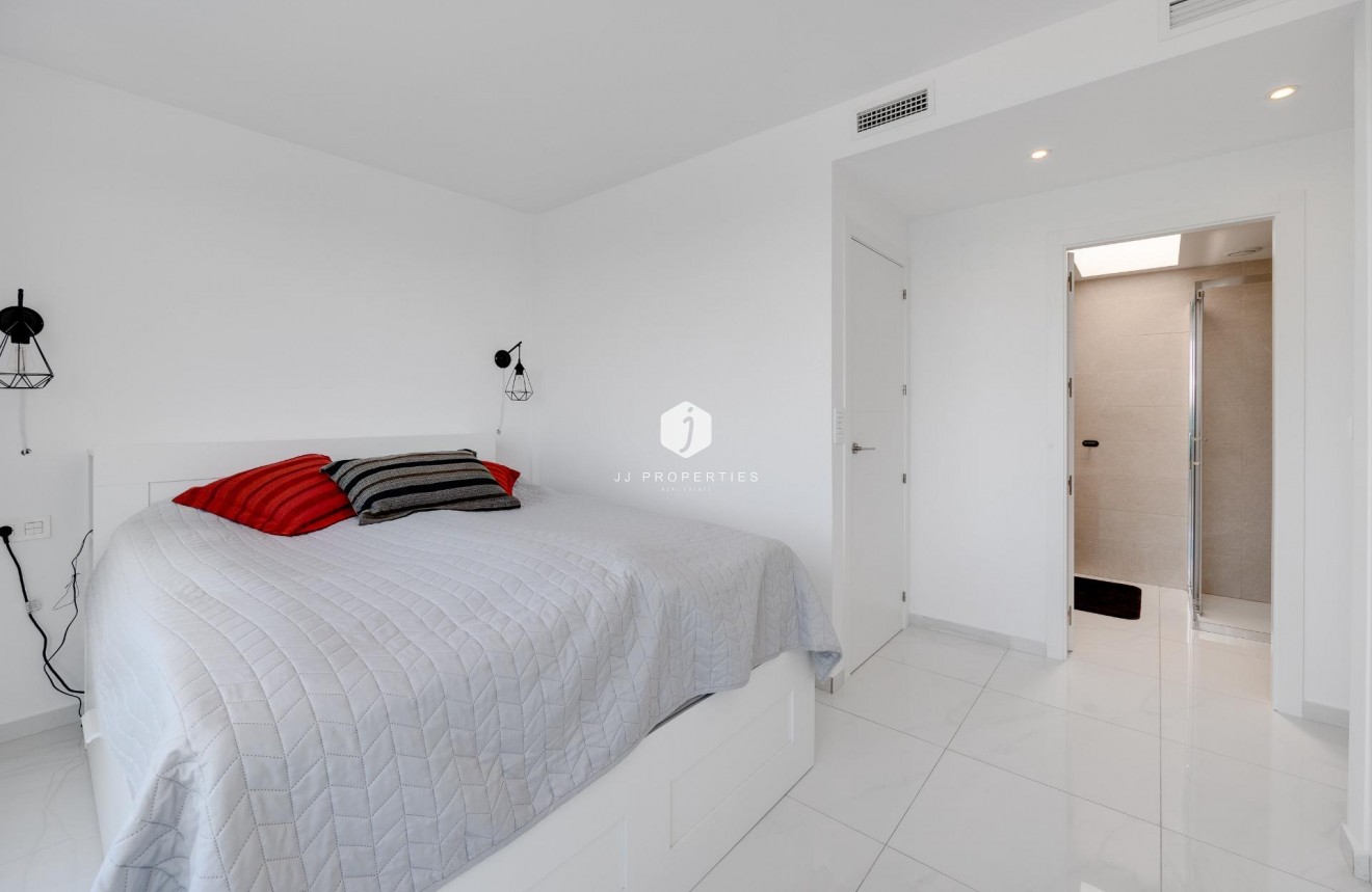 D'occasion - Chalet -
Torrevieja - Los Balcones