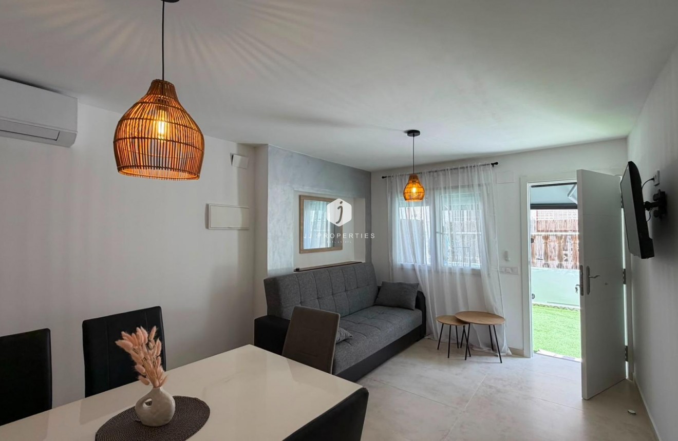 Segunda mano - Bungalow -
Torrevieja - La veleta