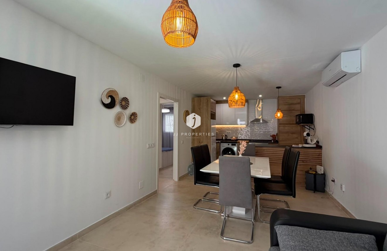 Segunda mano - Bungalow -
Torrevieja - La veleta