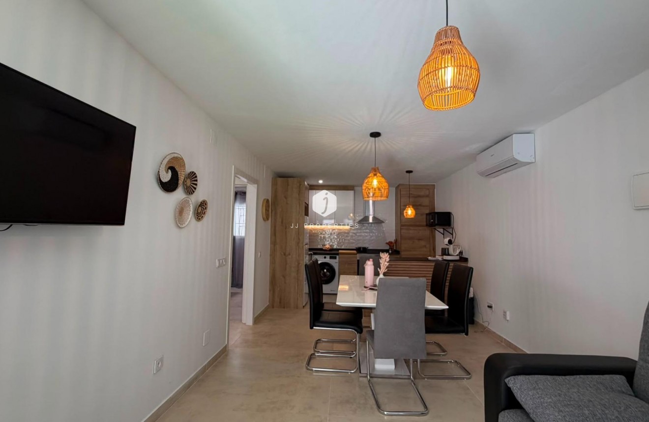Segunda mano - Bungalow -
Torrevieja - La veleta