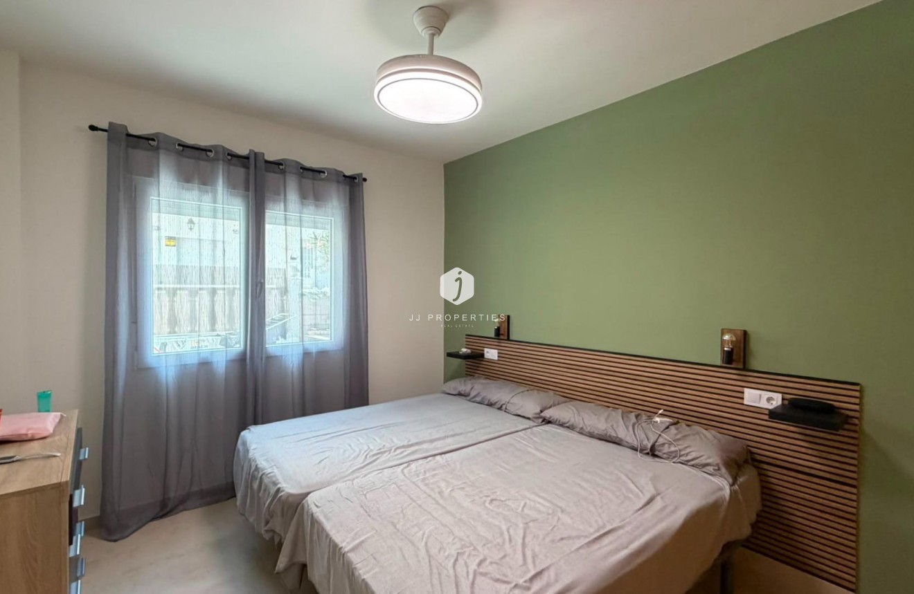 Segunda mano - Bungalow -
Torrevieja - La veleta