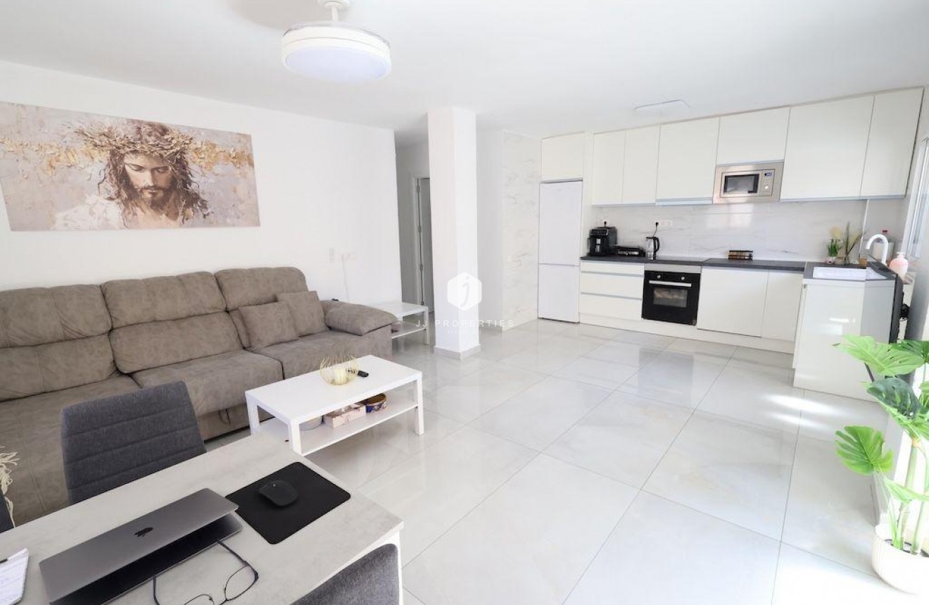 Resale - Apartment / flat -
Torrevieja - Costa Blanca