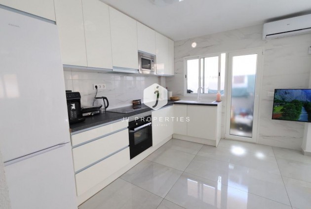 Resale - Apartment / flat -
Torrevieja - Costa Blanca