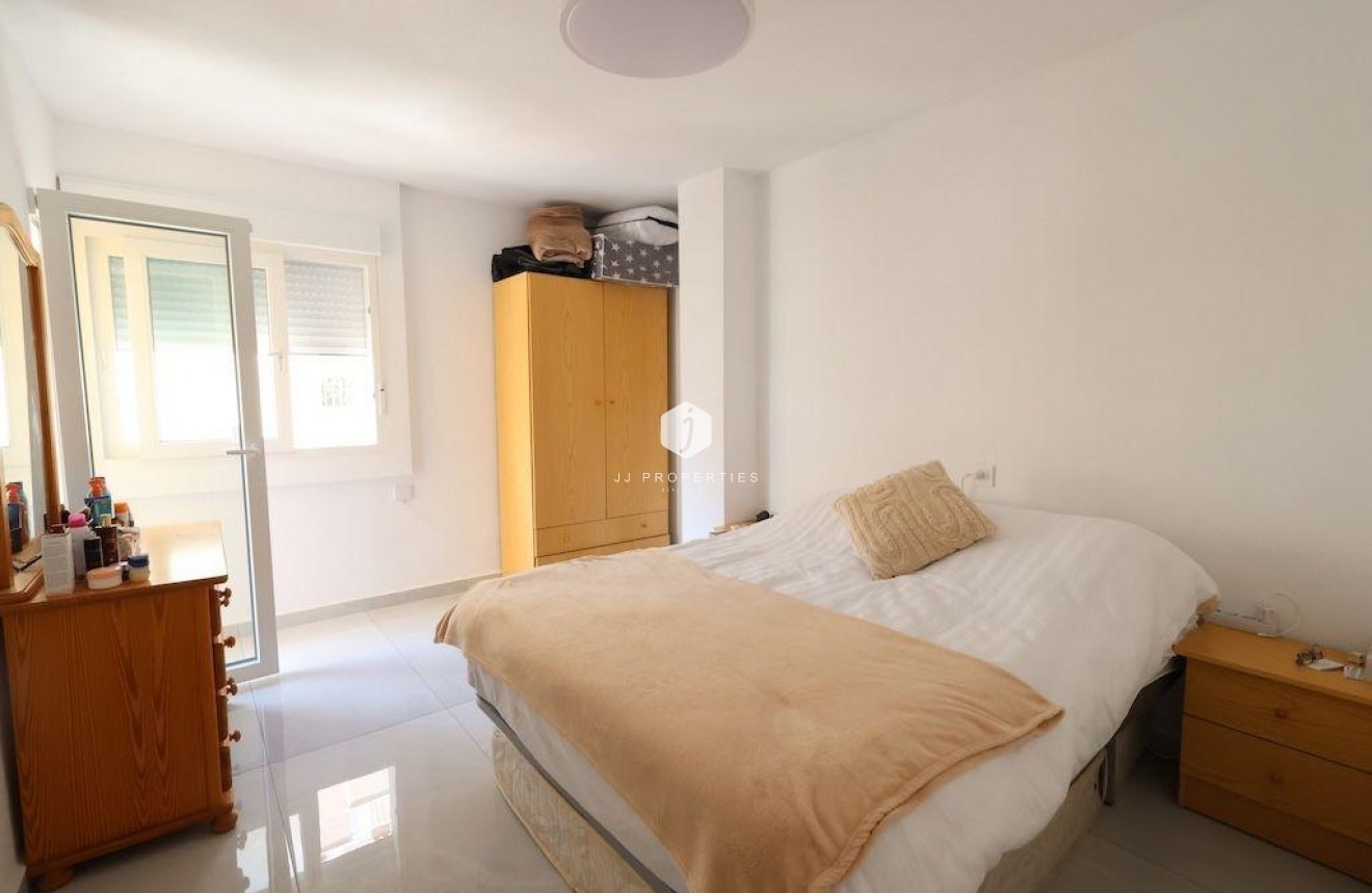 Resale - Apartment / flat -
Torrevieja - Costa Blanca