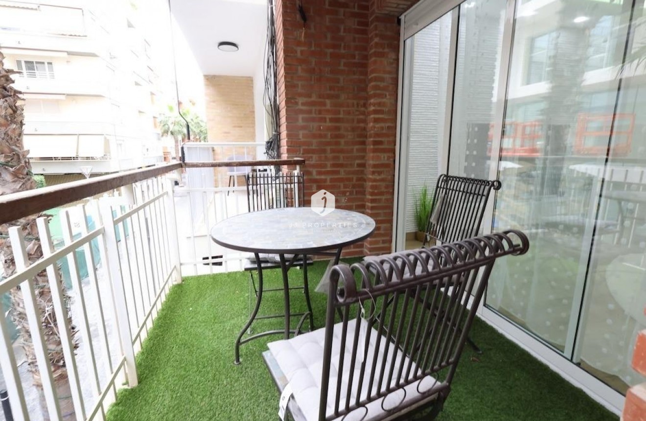 Resale - Apartment / flat -
Torrevieja - Costa Blanca