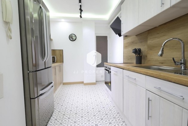 Resale - Apartment / flat -
Torrevieja - Costa Blanca