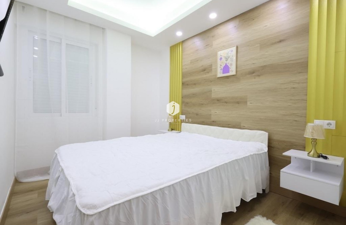 Resale - Apartment / flat -
Torrevieja - Costa Blanca
