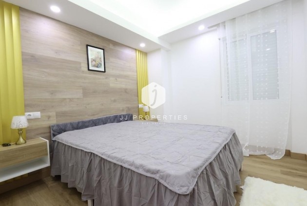 Resale - Apartment / flat -
Torrevieja - Costa Blanca