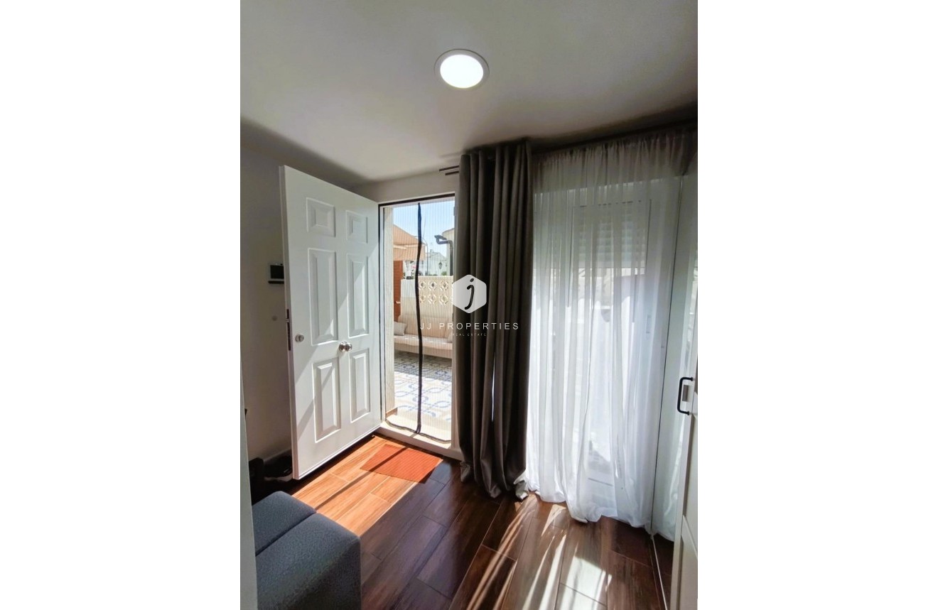 D'occasion - Bungalow -
Torrevieja - Costa Blanca