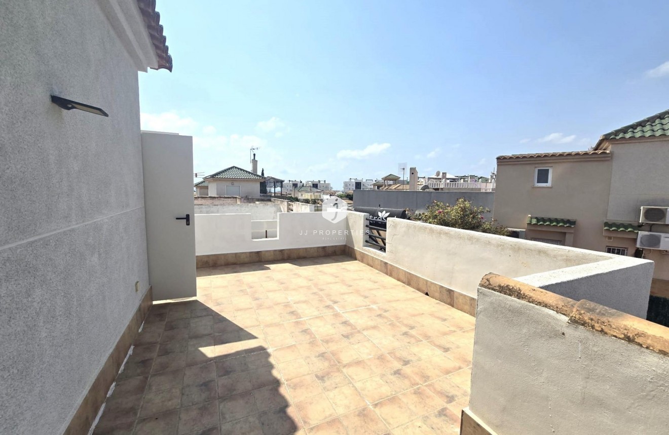 D'occasion - Chalet -
Torrevieja - Los altos