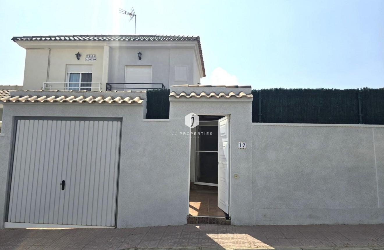 D'occasion - Chalet -
Torrevieja - Los altos