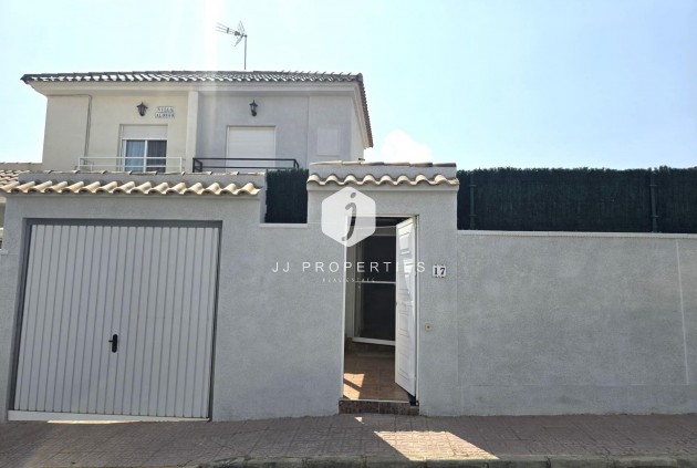 D'occasion - Chalet -
Torrevieja - Los altos